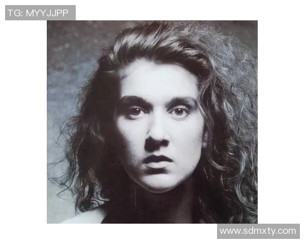 双足球先生的传奇之路：从绿茵场到全球舞台的辉煌历程